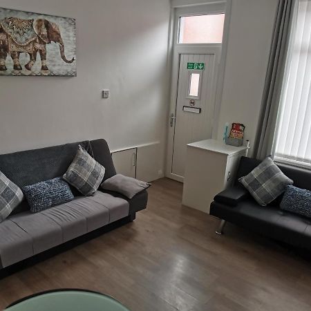 בלקפול Welcome Home - Close To Town Centre - Full Holiday Home מראה חיצוני תמונה