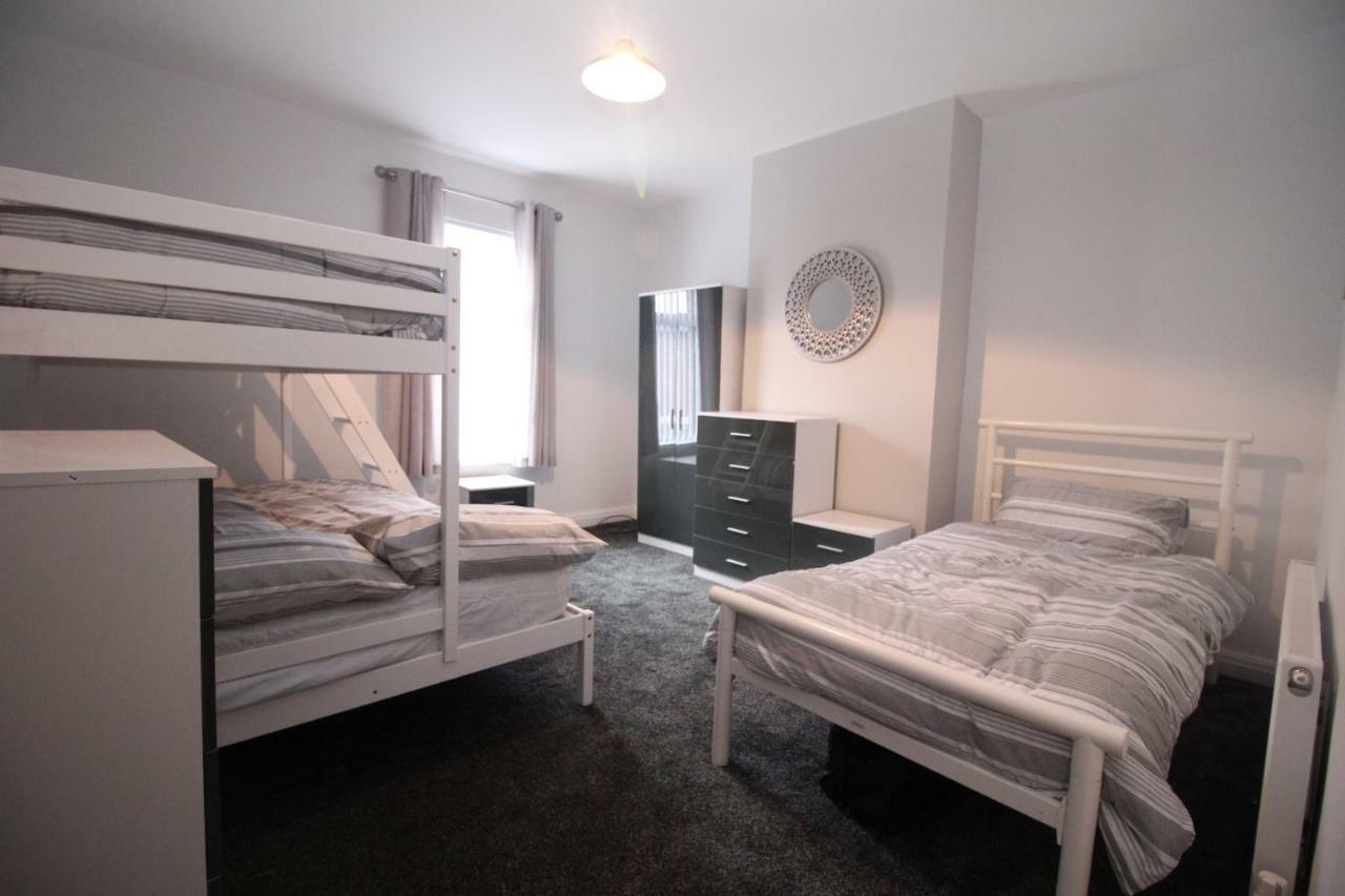 בלקפול Welcome Home - Close To Town Centre - Full Holiday Home מראה חיצוני תמונה